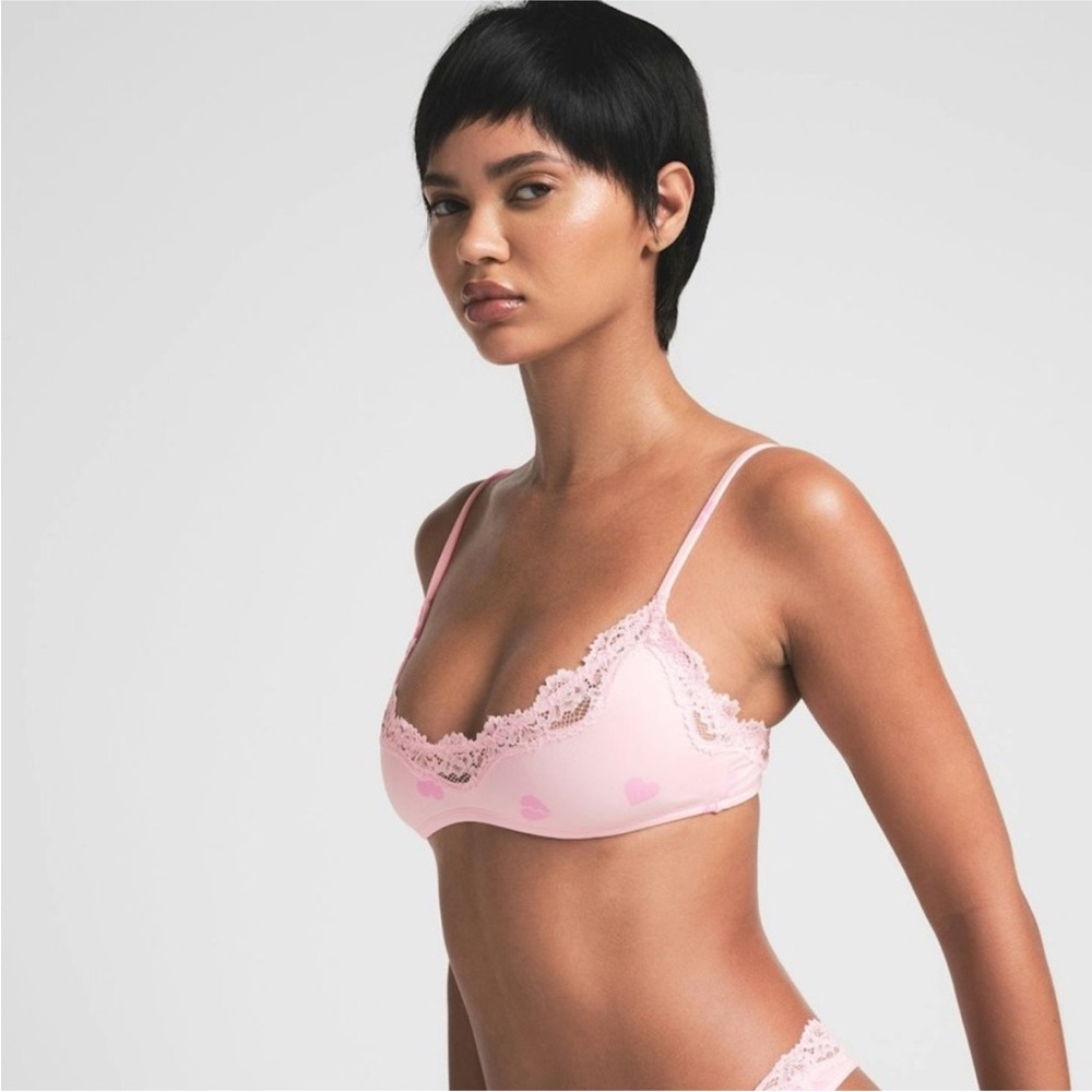 NEW SKIMS HEARTBREAKER‎ LACE SCOOP BRALETTE XS NWOT